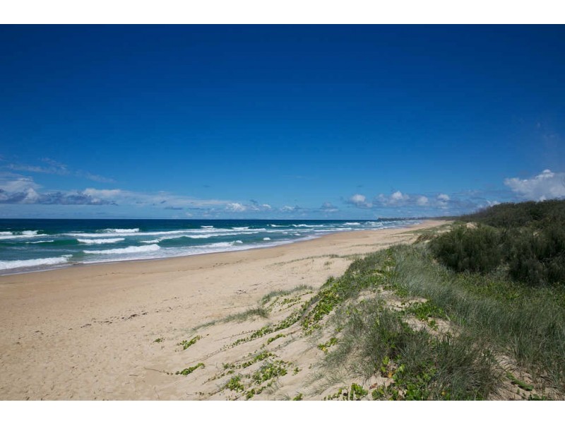 2 Tandara Street, Warana QLD 4575