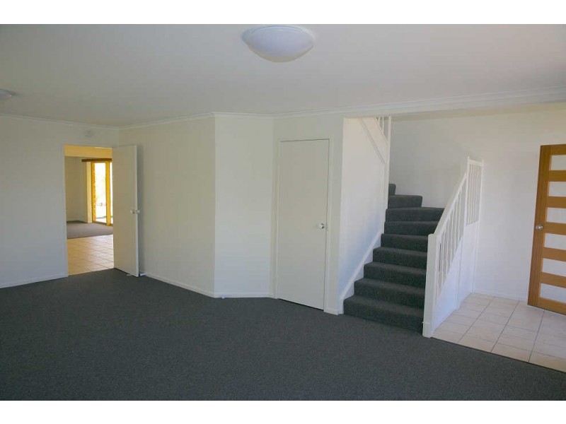 2 Tandara Street, Warana QLD 4575