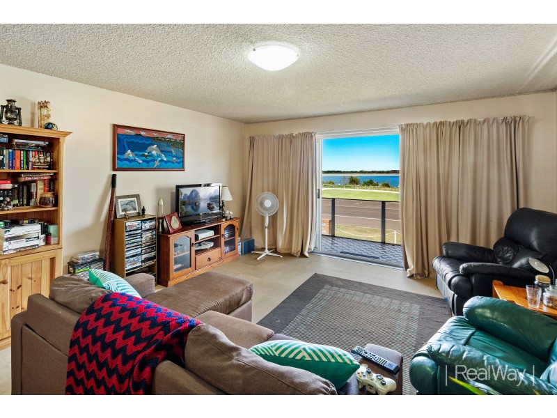 1/43 Esplanade, Golden Beach QLD 4551