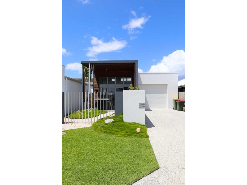 26 Hideaway Street, Birtinya QLD 4575