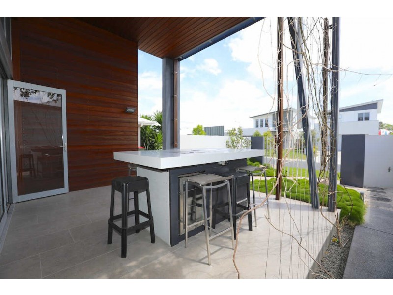 26 Hideaway Street, Birtinya QLD 4575