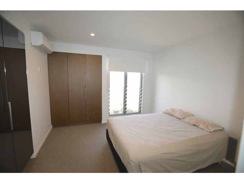 26 Hideaway Street, Birtinya QLD 4575