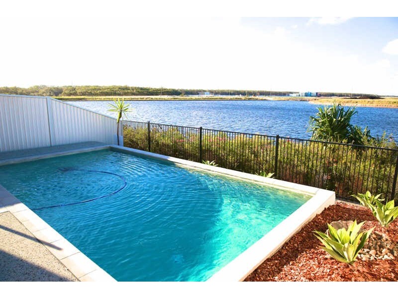 8 Buruwang Street, Birtinya QLD 4575