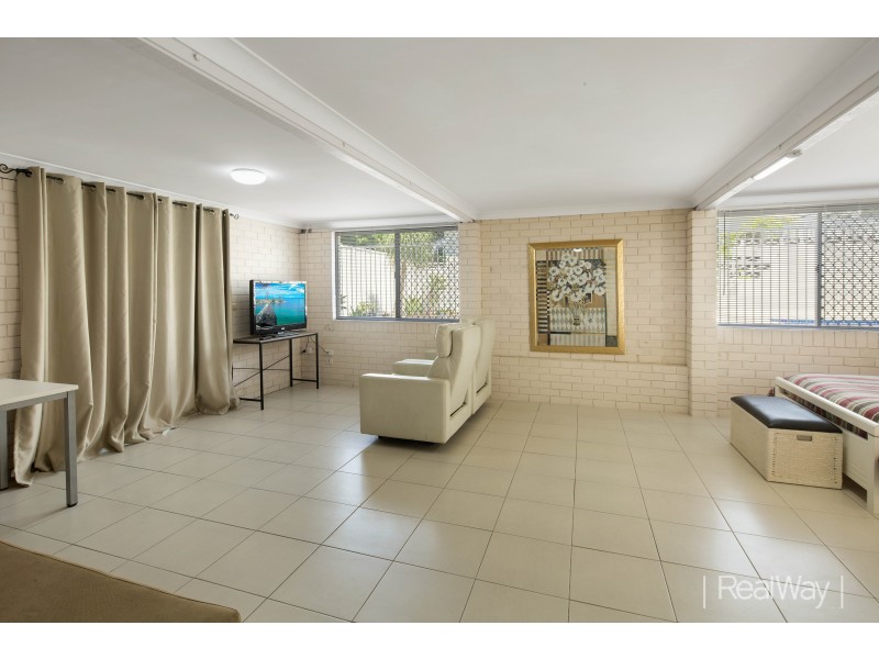 2 Rowell Street, Battery Hill QLD 4551
