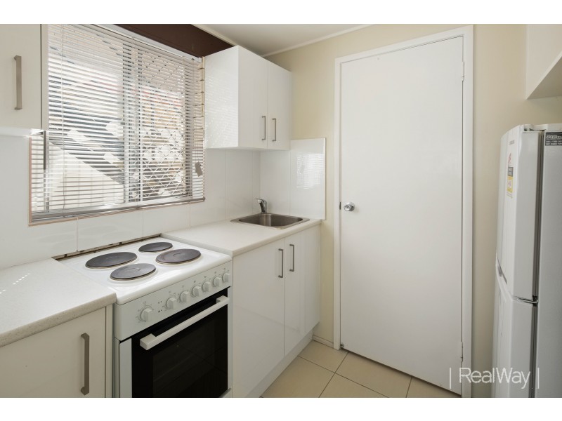 2 Rowell Street, Battery Hill QLD 4551