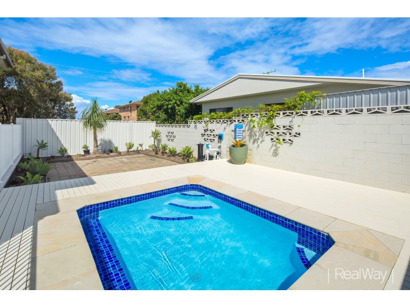 2 Rowell Street, Battery Hill QLD 4551