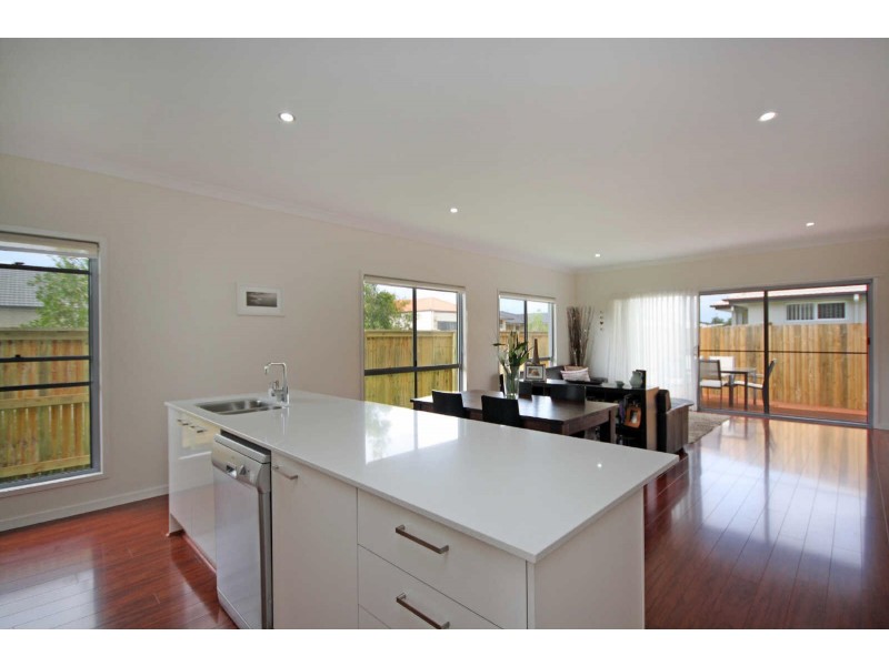 12 Feathertop Crescent, Caloundra West QLD 4551
