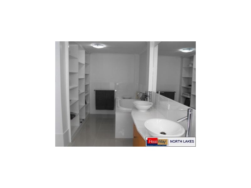 69 Scarborough Road, Redcliffe QLD 4020