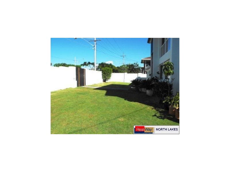 69 Scarborough Road, Redcliffe QLD 4020