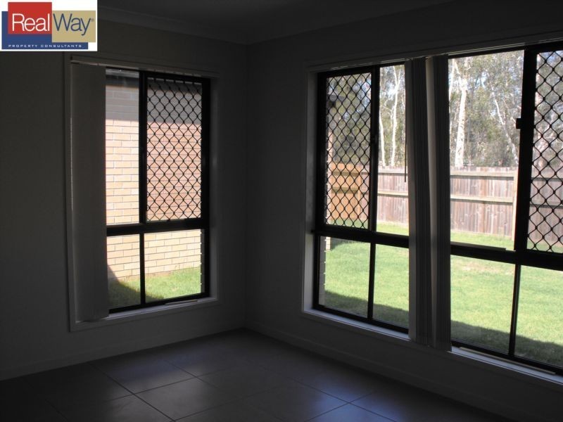 30 Stirling Esplanade, Griffin QLD 4503