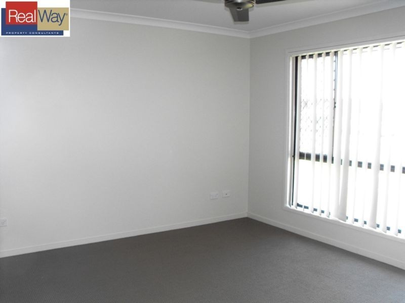 30 Stirling Esplanade, Griffin QLD 4503