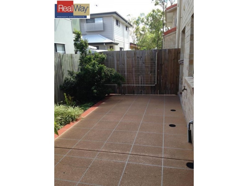 2/65 Lower King Street, Caboolture QLD 4510