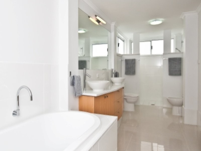 69 Scarborough Road, Redcliffe QLD 4020