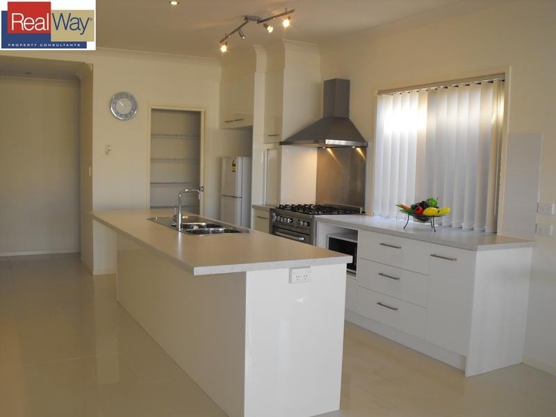 8 Forrestal Circuit, North Lakes QLD 4509