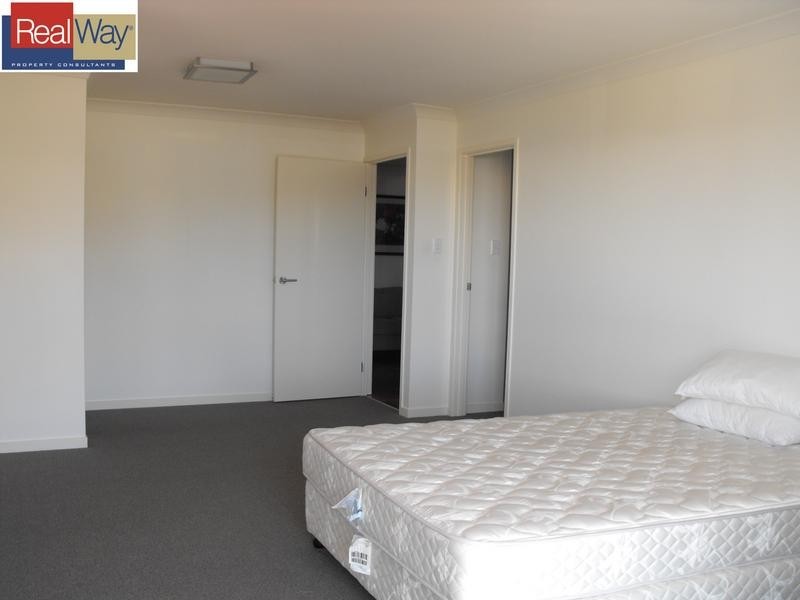 8 Forrestal Circuit, North Lakes QLD 4509