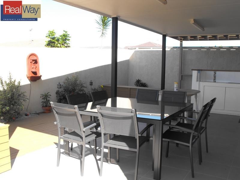 8 Forrestal Circuit, North Lakes QLD 4509