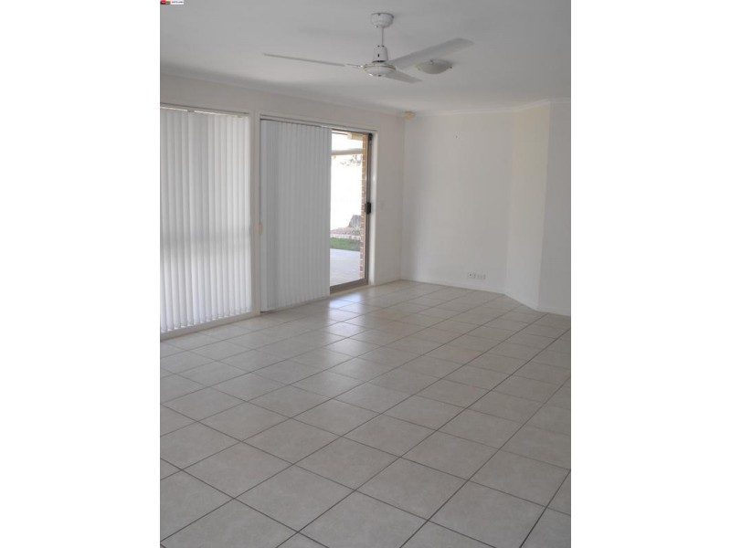 13 Walton Crescent, Murrumba Downs QLD 4503