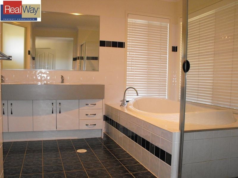 15 Jacana Parade, North Lakes QLD 4509