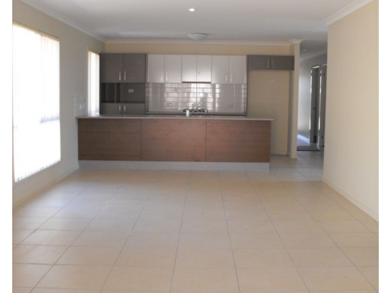 2 Bergamot Circuit, Griffin QLD 4503