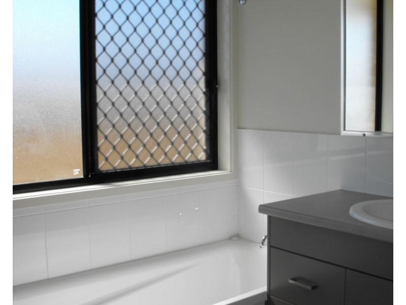 2 Bergamot Circuit, Griffin QLD 4503