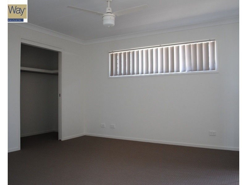 4 Riviera Crescent, North Lakes QLD 4509