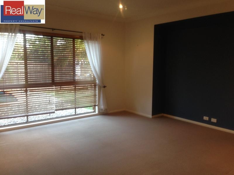 4 Albatross Close, North Lakes QLD 4509