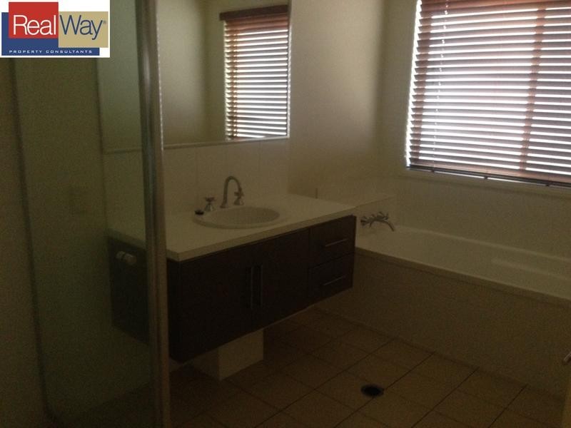 4 Albatross Close, North Lakes QLD 4509