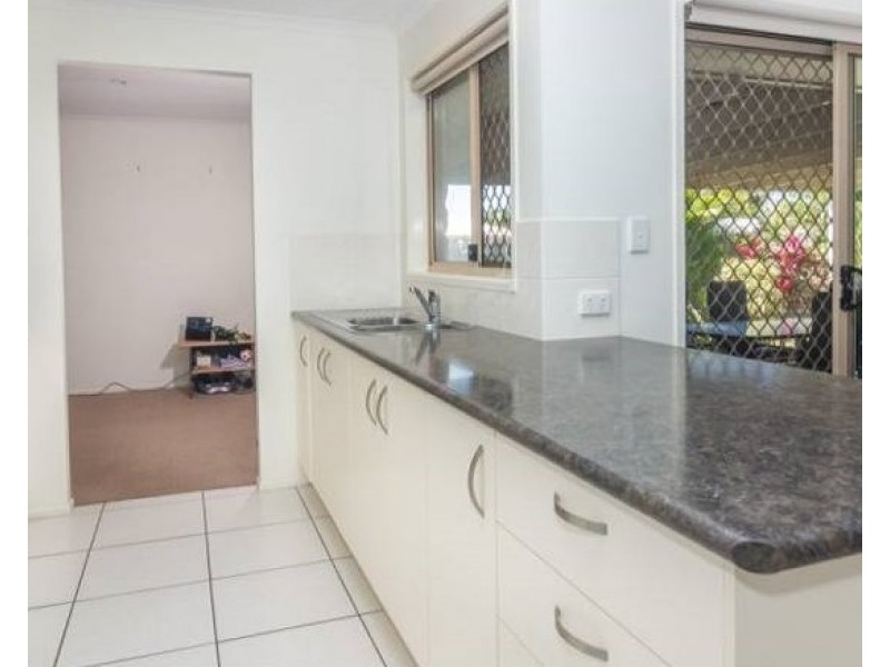 7 Burns Parade, Kallangur QLD 4503