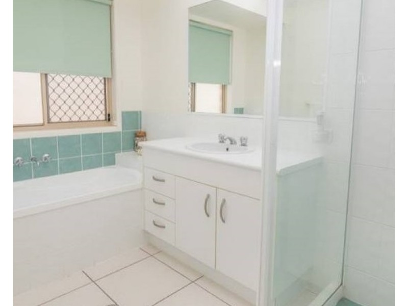 7 Burns Parade, Kallangur QLD 4503