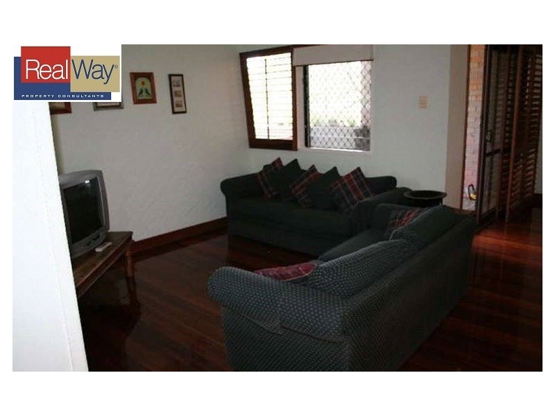 2 Redbourne Street, Chermside West QLD 4032