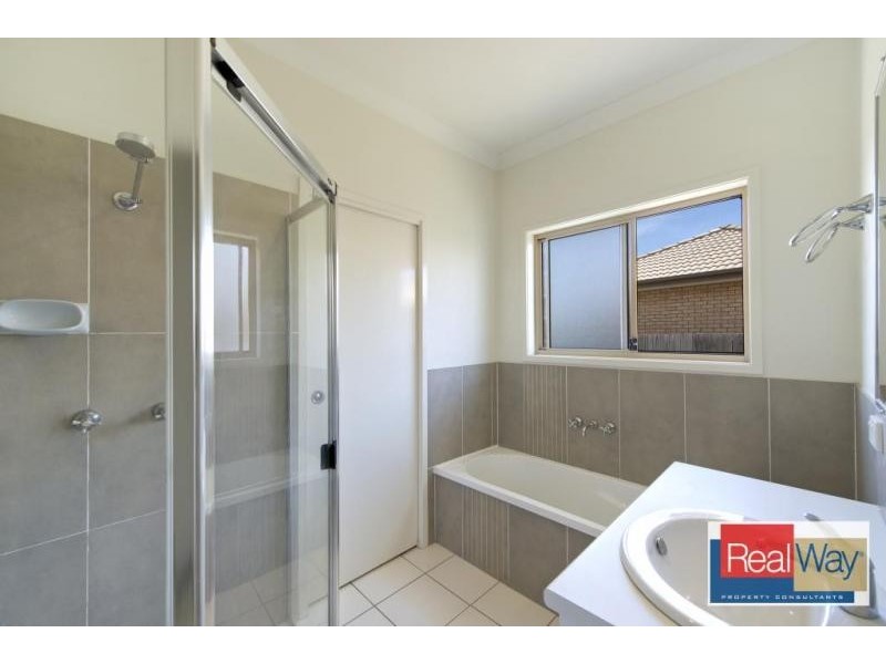 16 Ningaui Crescent, North Lakes QLD 4509