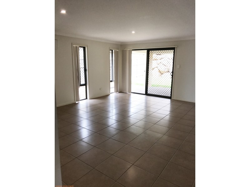 10 Yarrow Circuit, Griffin QLD 4503