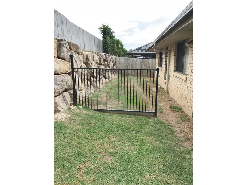 10 Yarrow Circuit, Griffin QLD 4503