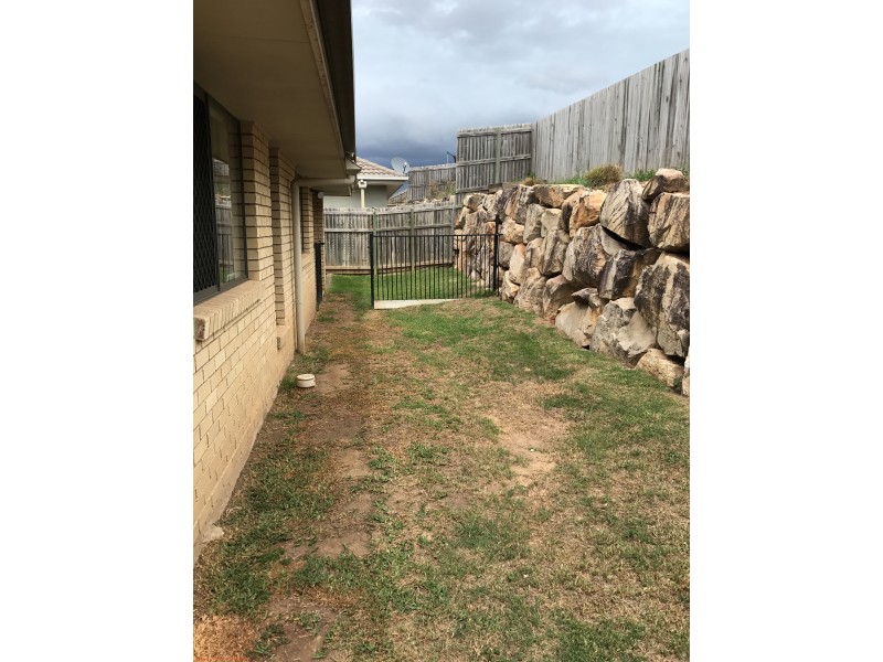 10 Yarrow Circuit, Griffin QLD 4503