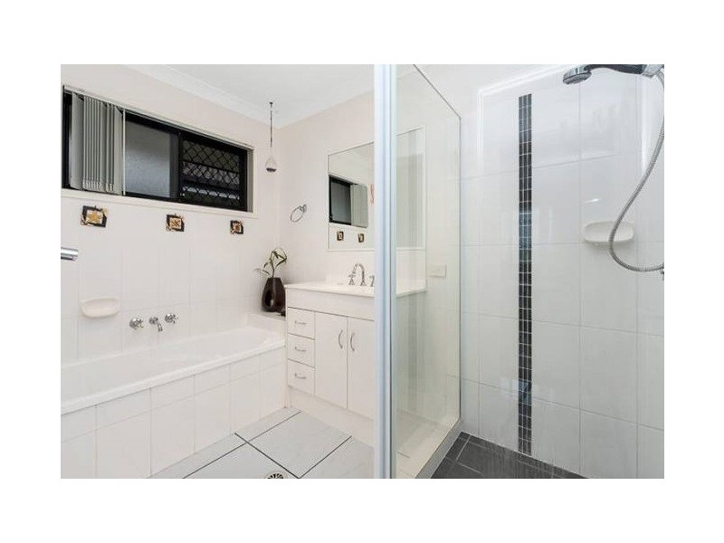 27 Riverbend Crescent, Morayfield QLD 4506