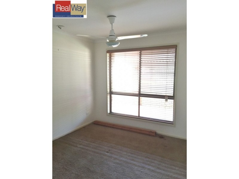 16 Roseville Street, Petrie QLD 4502