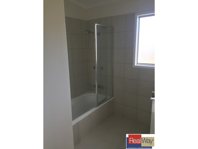 7 Clyde Street, Kallangur QLD 4503