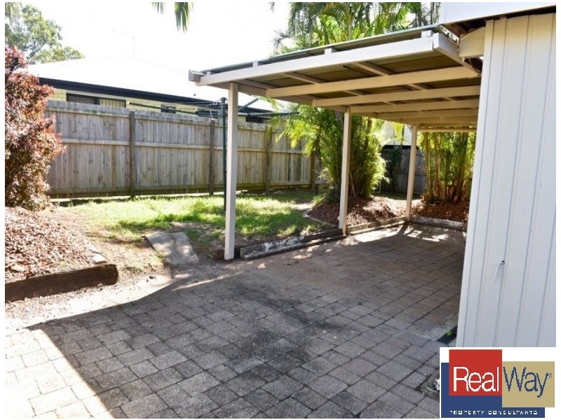 7 Clyde Street, Kallangur QLD 4503
