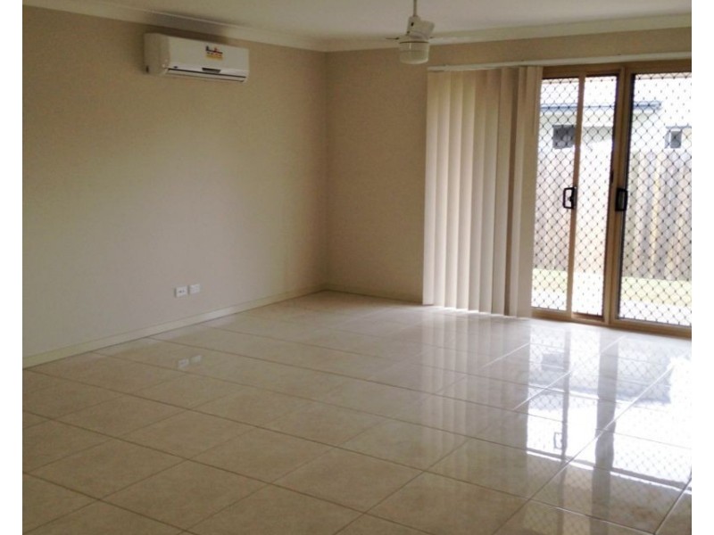 8 Champion Crescent, Griffin QLD 4503