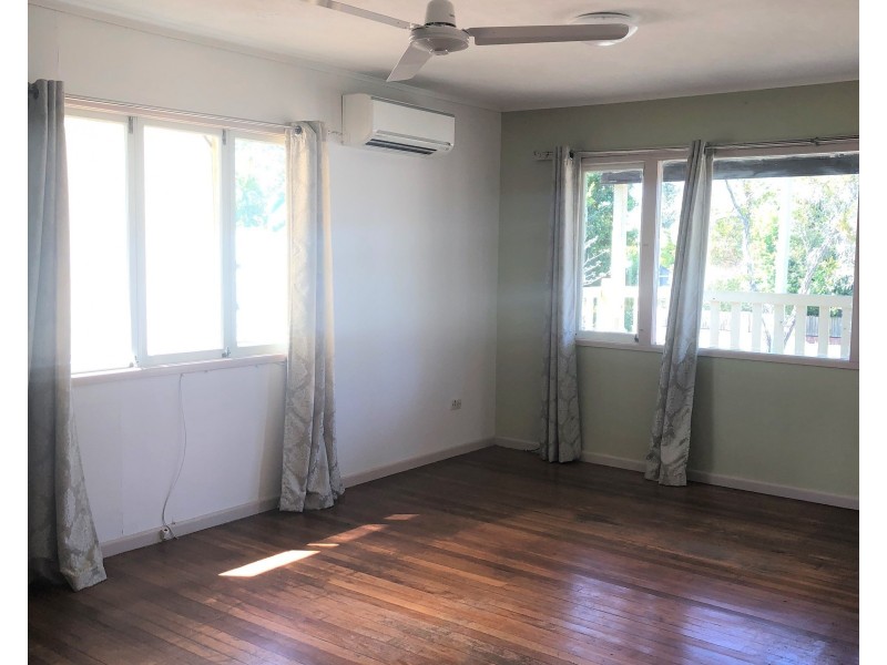 135 Spitfire Avenue, Strathpine QLD 4500