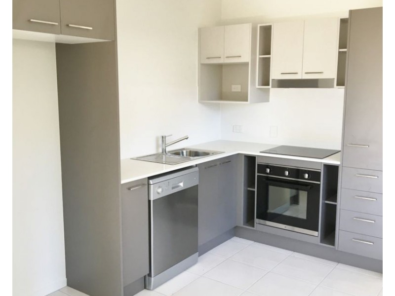 2/9 Isis Road, Lawnton QLD 4501