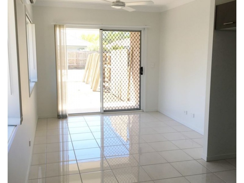 2/9 Isis Road, Lawnton QLD 4501