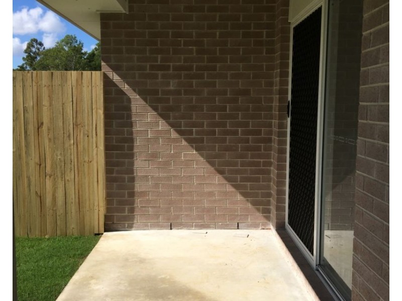 2/9 Isis Road, Lawnton QLD 4501