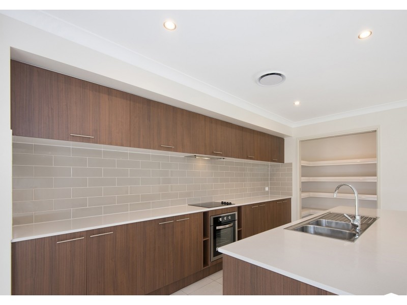 8 Harrison Street, North Lakes QLD 4509
