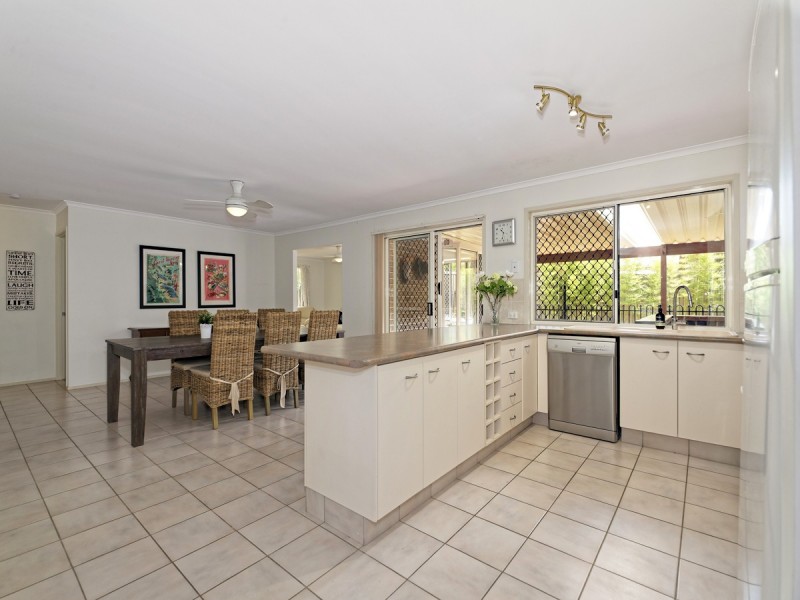 5 Chesterfield Drive, Murrumba Downs QLD 4503