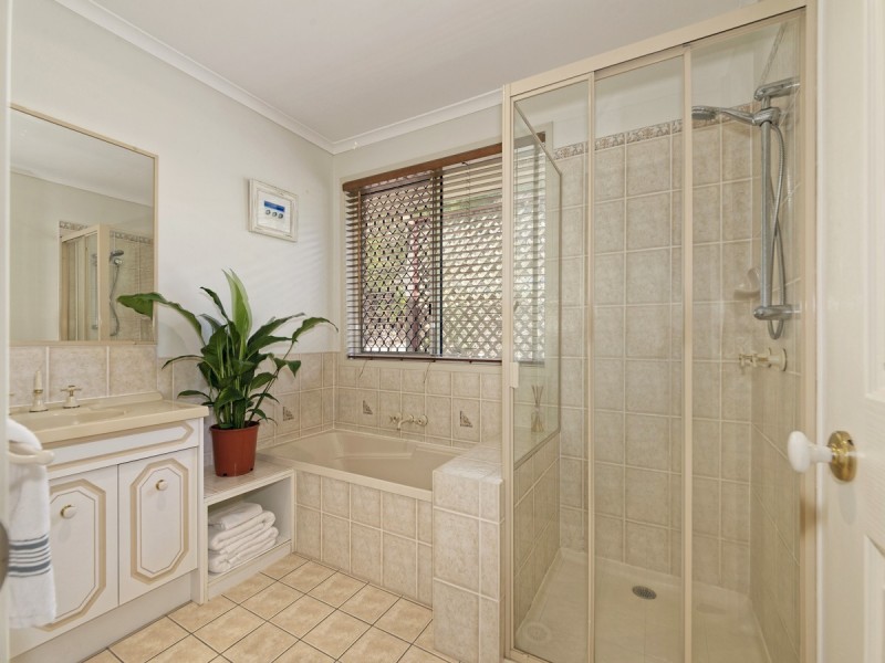 5 Chesterfield Drive, Murrumba Downs QLD 4503