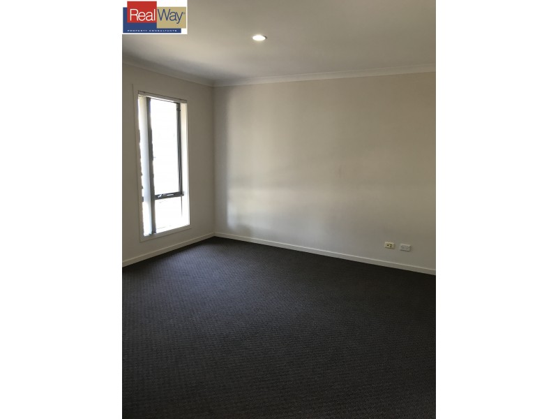 24 Williams Crescent, North Lakes QLD 4509
