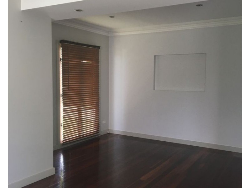 16 Warde Street, Scarborough QLD 4020