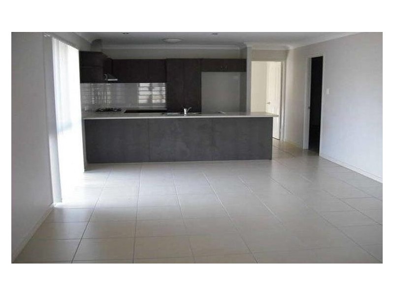 2 Outlook Court, Kallangur QLD 4503