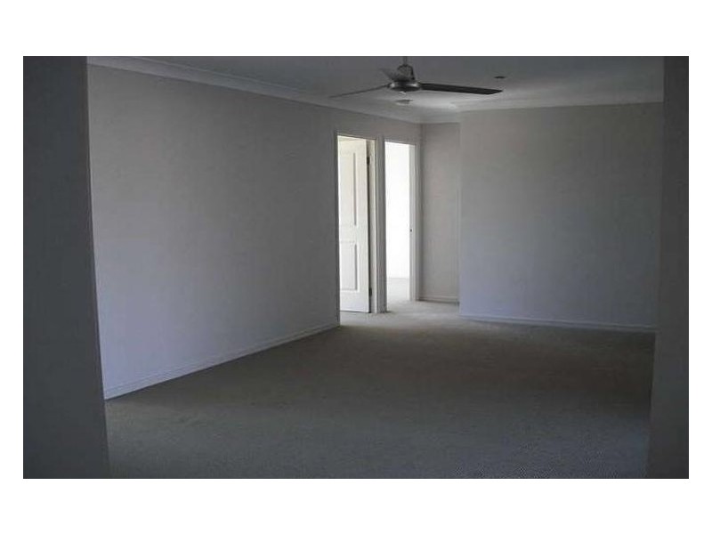 2 Outlook Court, Kallangur QLD 4503